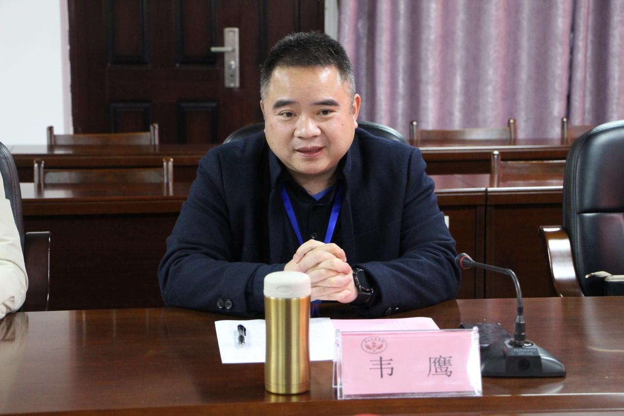 2.广西商校党委副书记、校长韦鹰交流发言